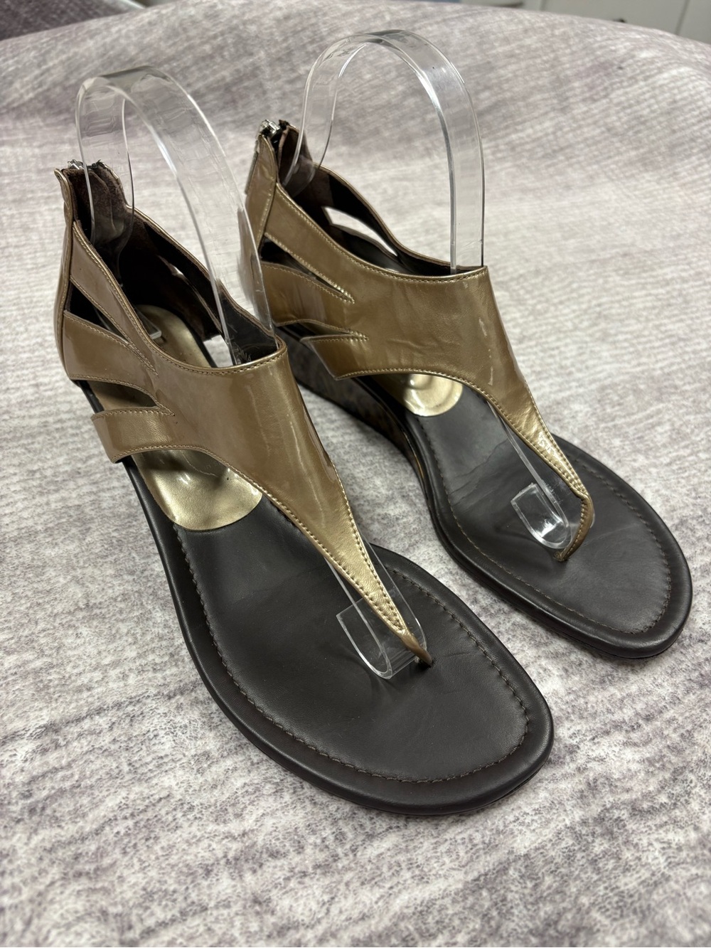 Donald Pliner Decima Thong Sandals Pewter Leopard Wedge Women’s Sz 8.5